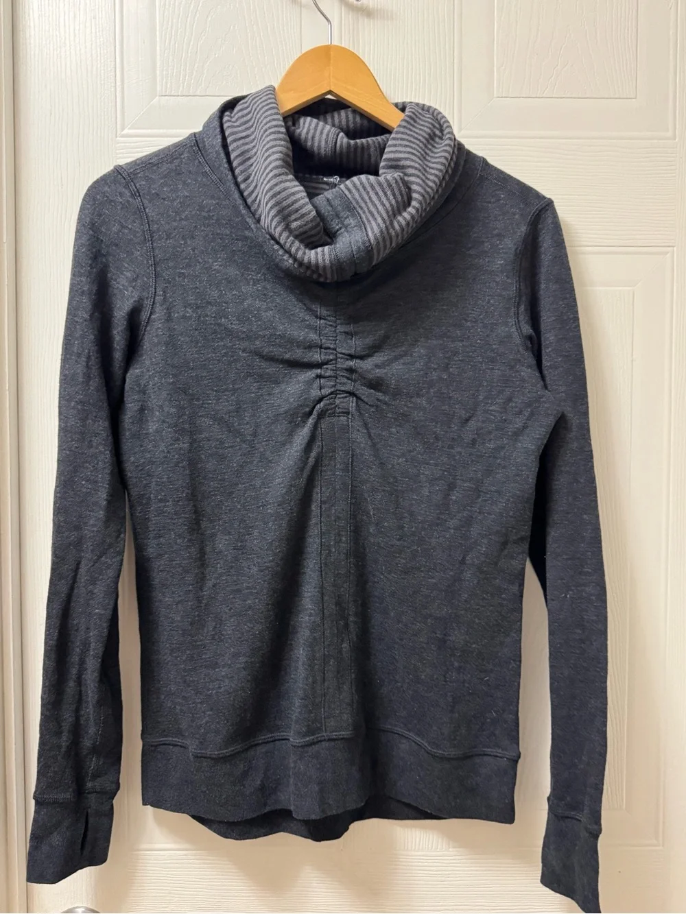 lululemon athletica sweatshirt